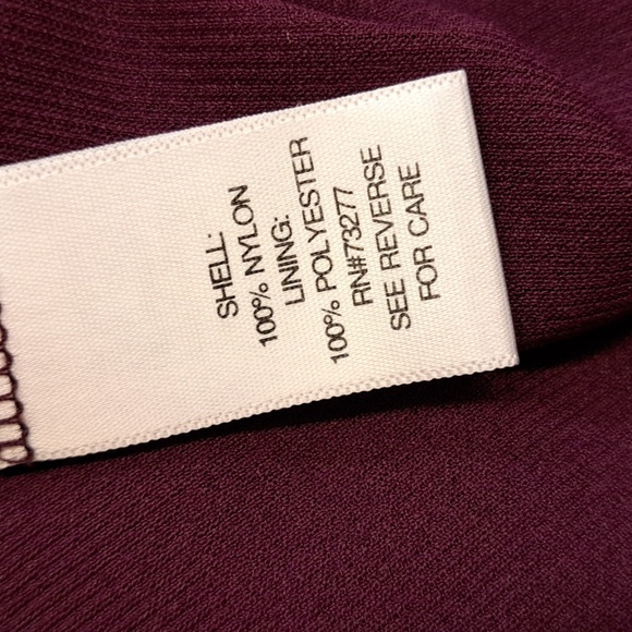 🌴 Fancy Fitted Zippered Tank Top in Shades of Rose and Wine - Picture 8 of 13